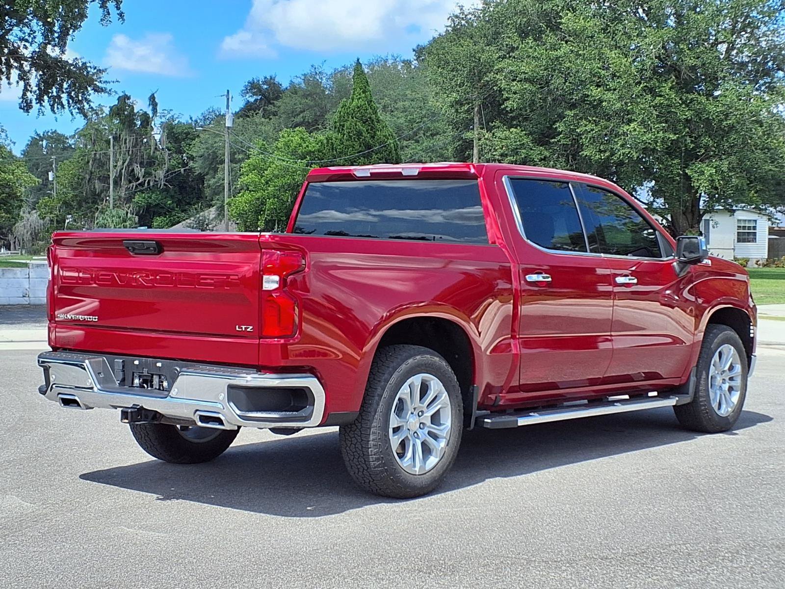 Certified 2025 Chevrolet Silverado 1500 LTZ AWD/4WD image 4