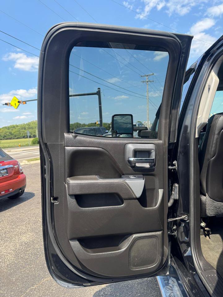 Used 2015 Chevrolet Silverado 2500 LT w/ Z71 Package, Off-Road AWD/4WD image 19