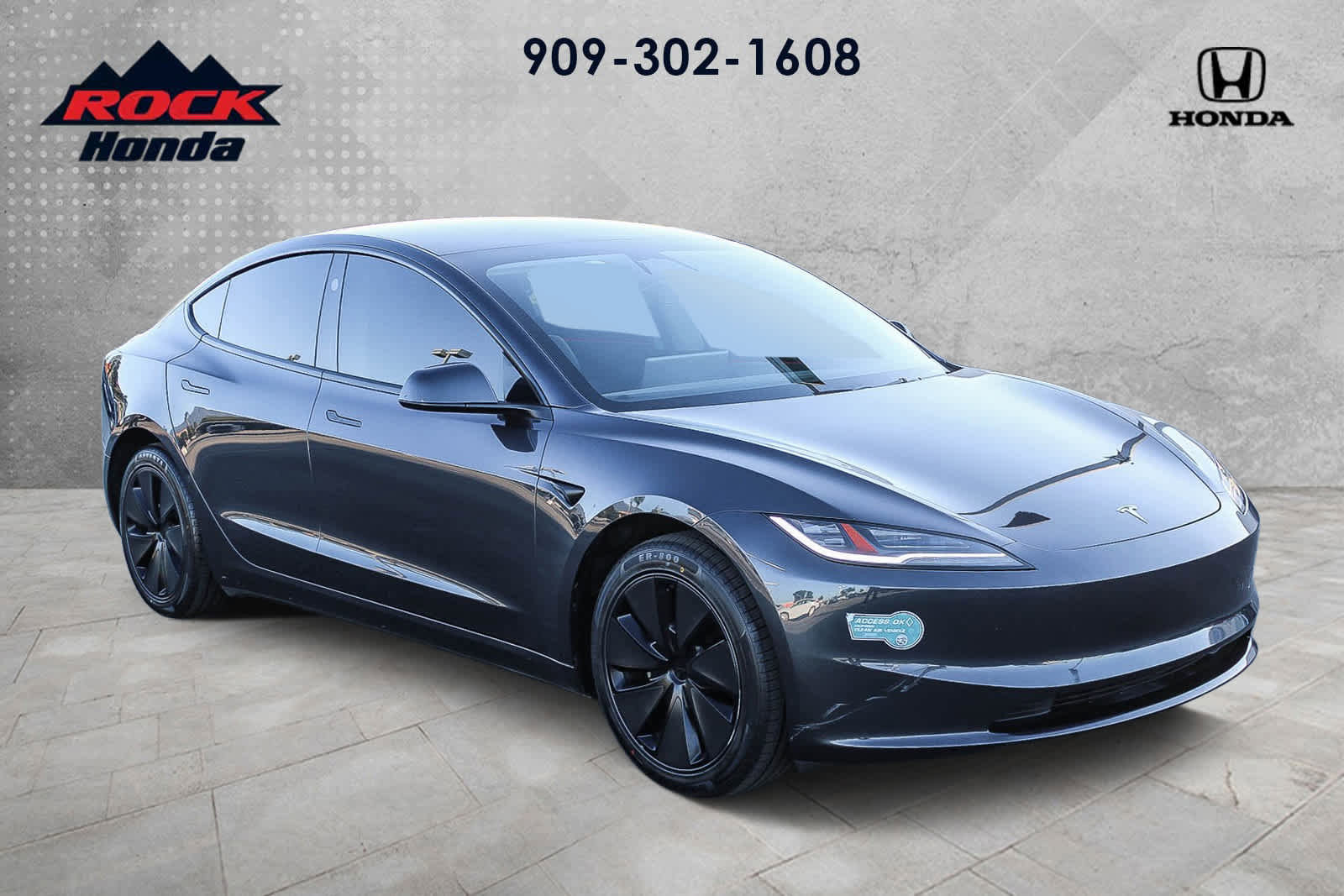 Used 2024 Tesla Model 3 Standard Range image 3