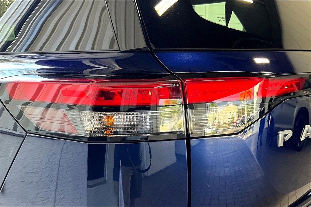 Used 2024 Nissan Pathfinder SV image 20