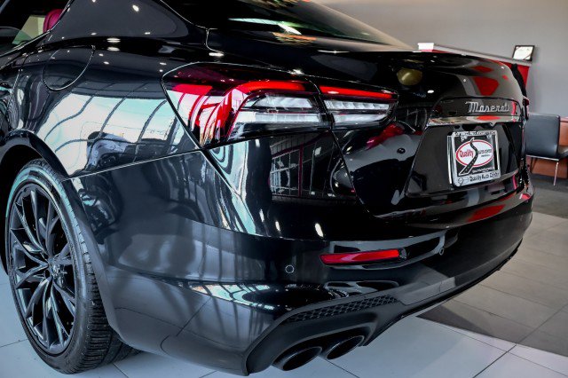 Used 2022 Maserati Ghibli Modena Q4 image 12