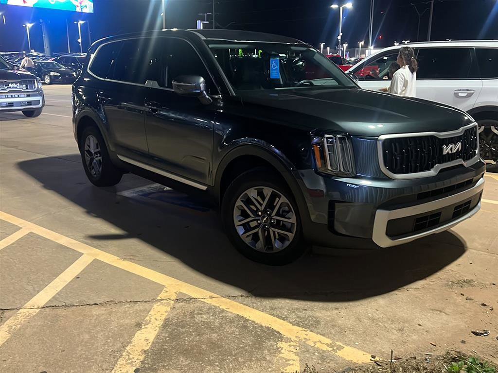 Used 2024 Kia Telluride LX