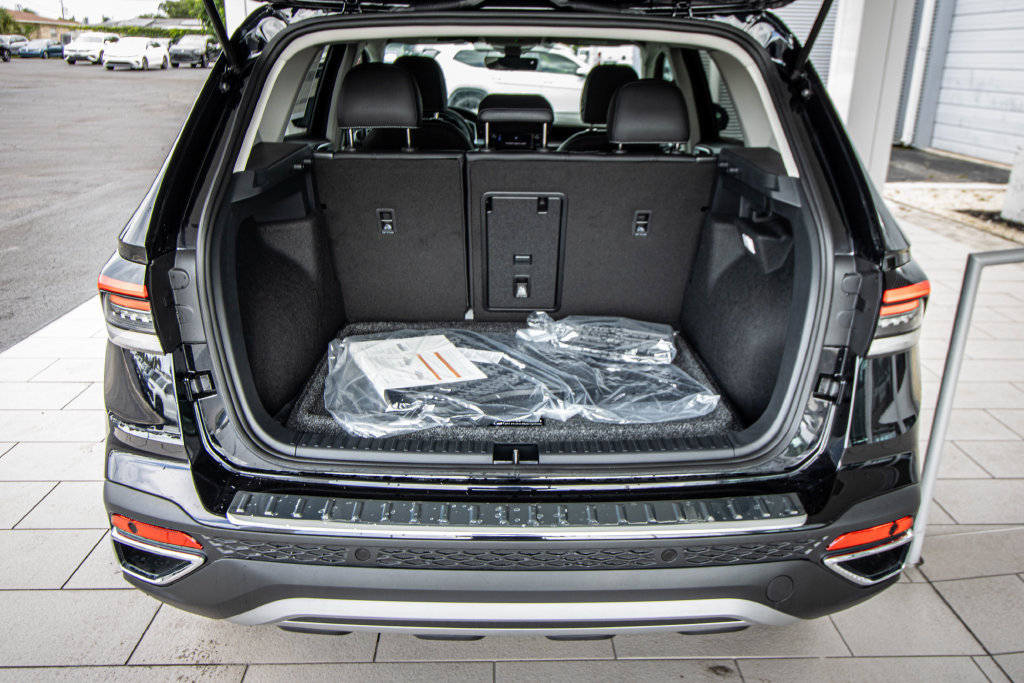 New 2026 Volkswagen Taos SEL AWD/4WD image 17