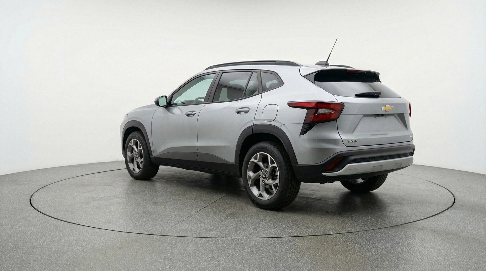Used 2025 Chevrolet Trax LT FWD image 6