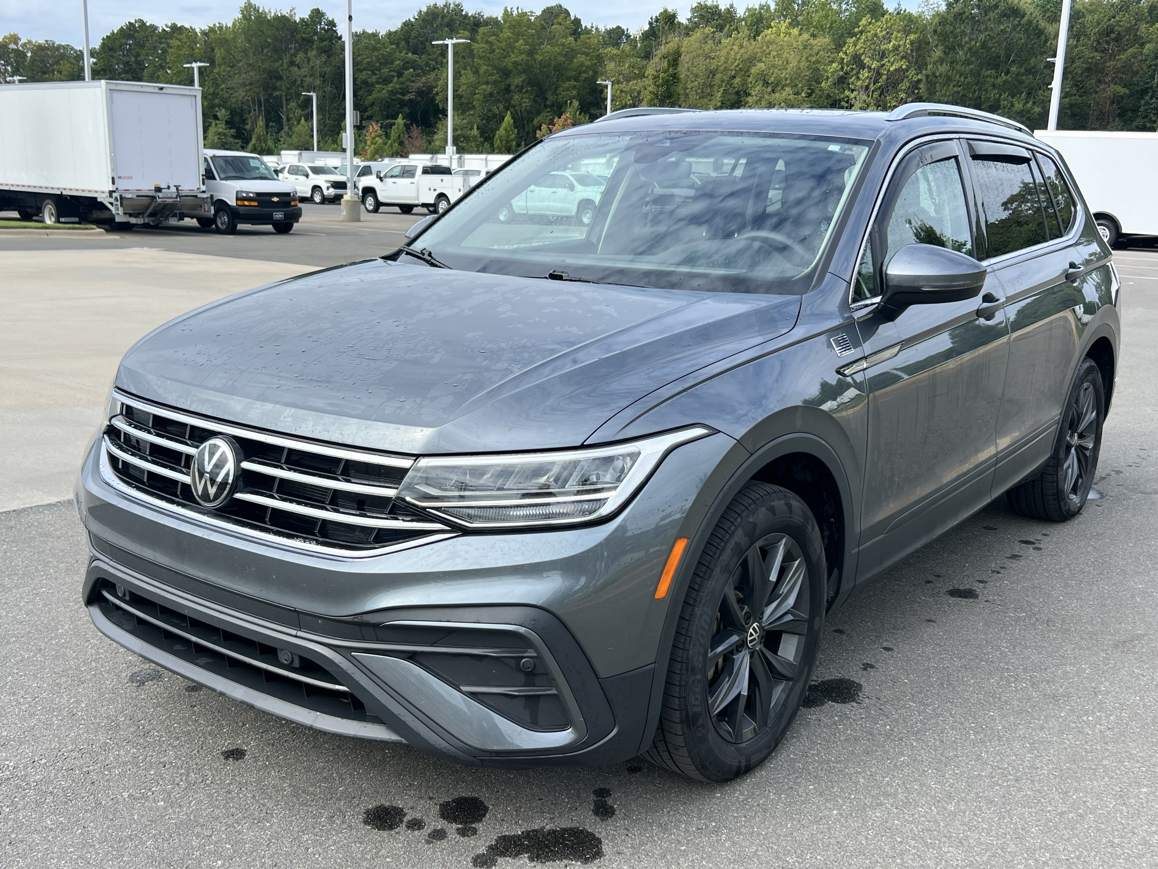 Used 2024 Volkswagen Tiguan SE AWD/4WD image 23