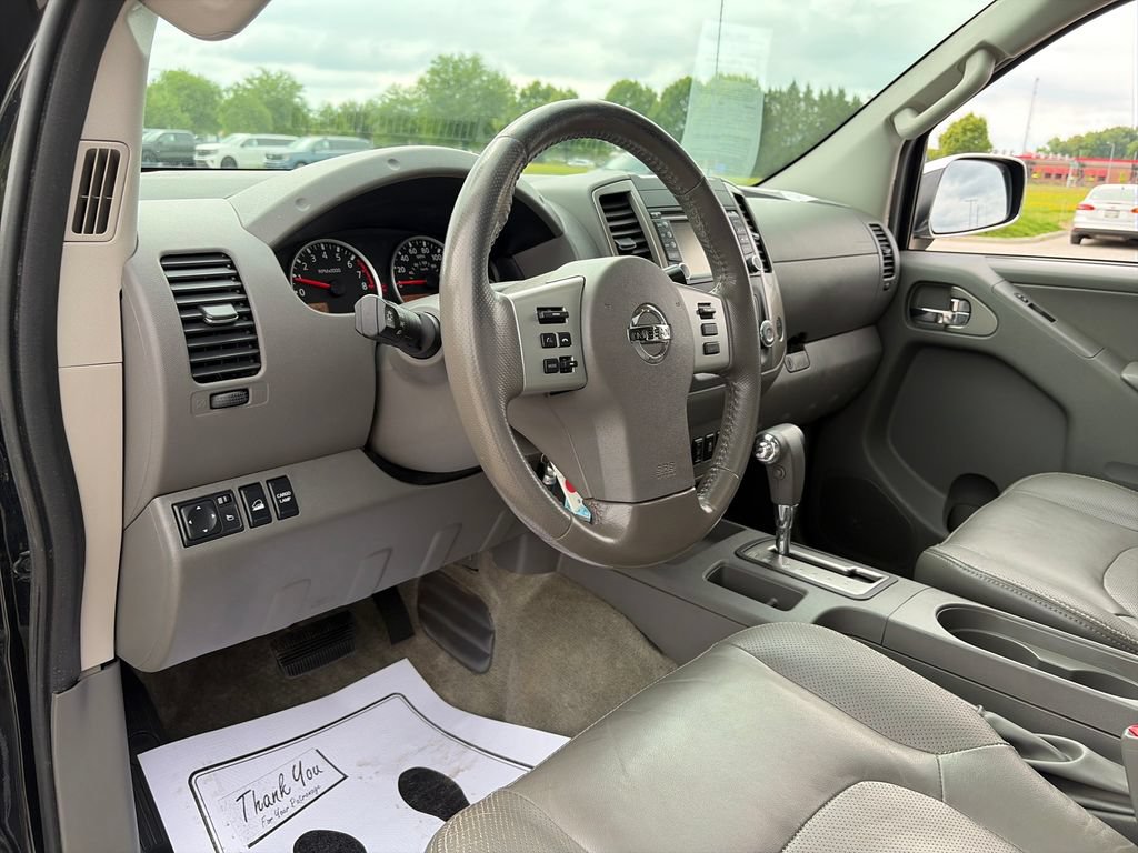 Used 2016 Nissan Frontier SL w/ Moonroof Package AWD/4WD image 15