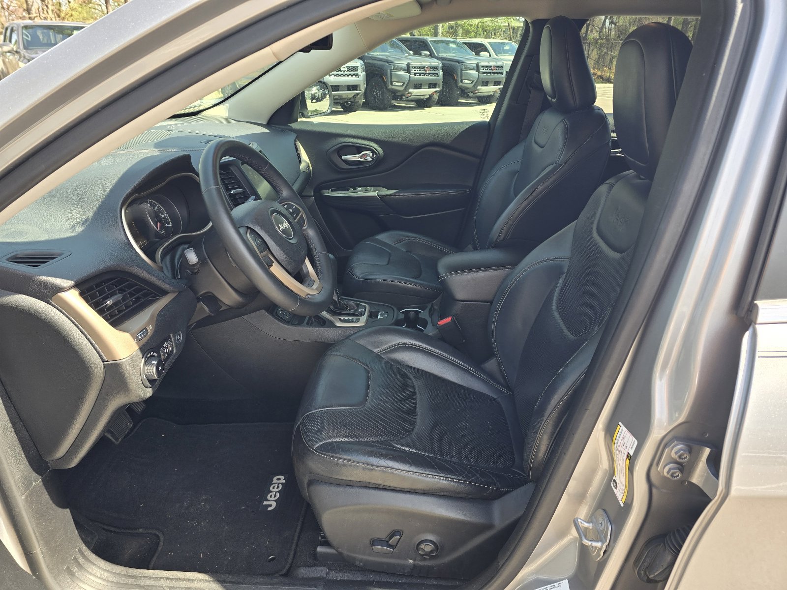 Used 2014 Jeep Cherokee Limited w/ Luxury Group FWD image 11