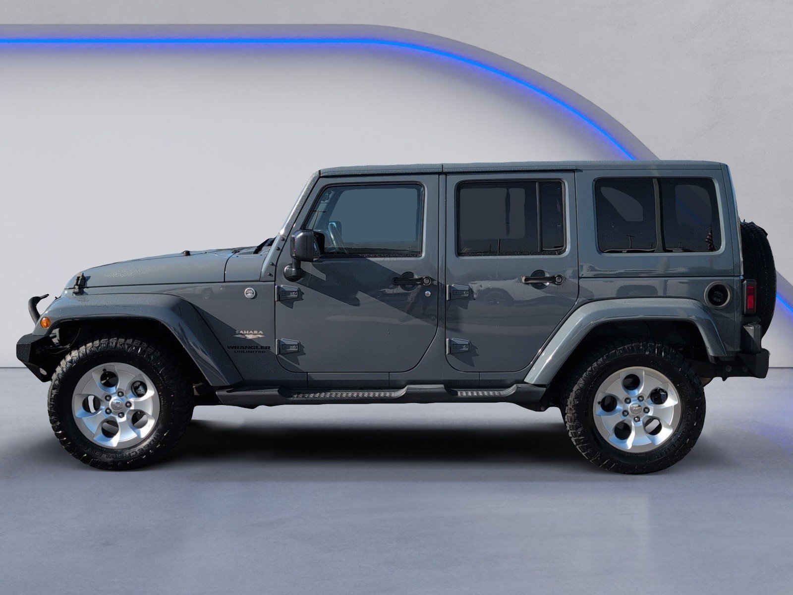 Used 2015 Jeep Wrangler Unlimited Sahara w/ Connectivity Group AWD/4WD image 3