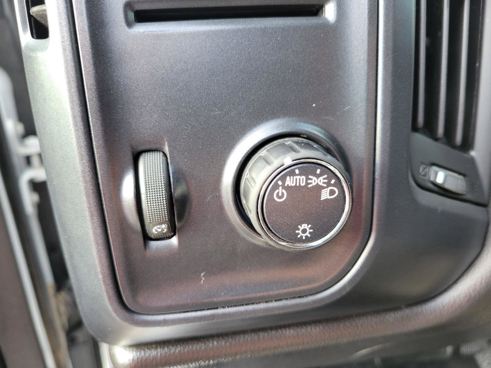 Used 2019 Chevrolet Silverado 2500 W/T AWD/4WD image 8