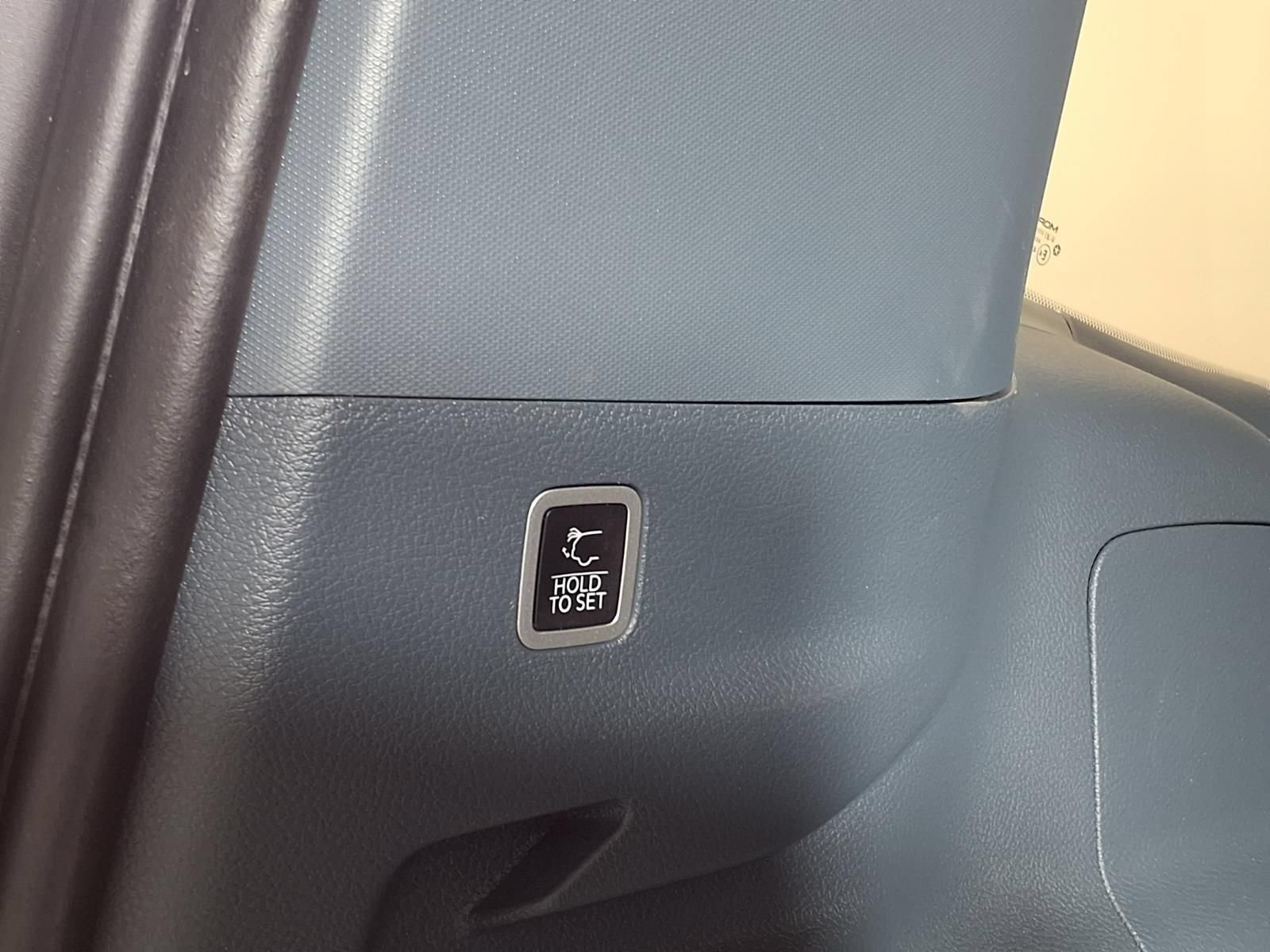 Used 2023 Jeep Grand Wagoneer L Series III w/ Rear Seat Video Group 1 AWD/4WD image 21