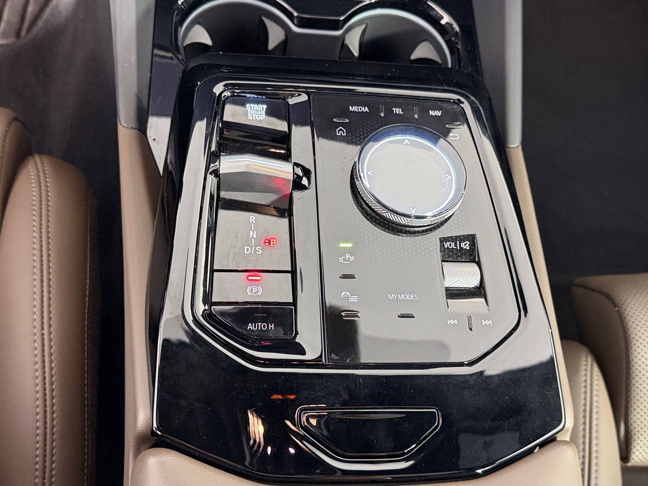 Certified 2025 BMW 530i image 16