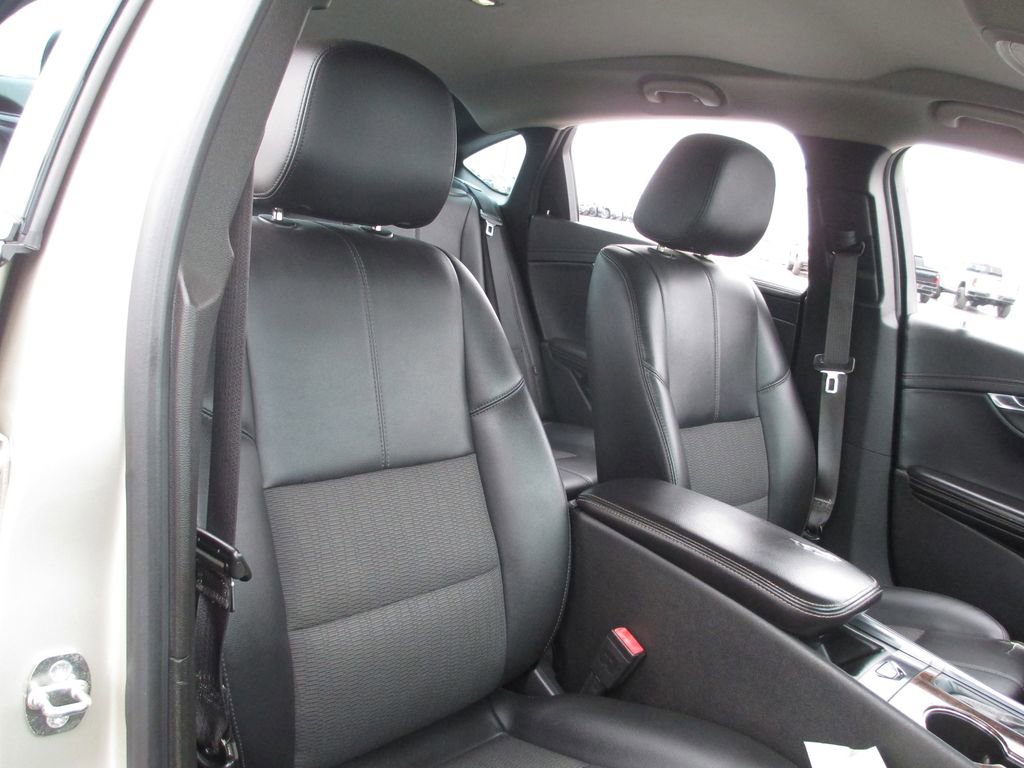 Used 2015 Chevrolet Impala LT image 16