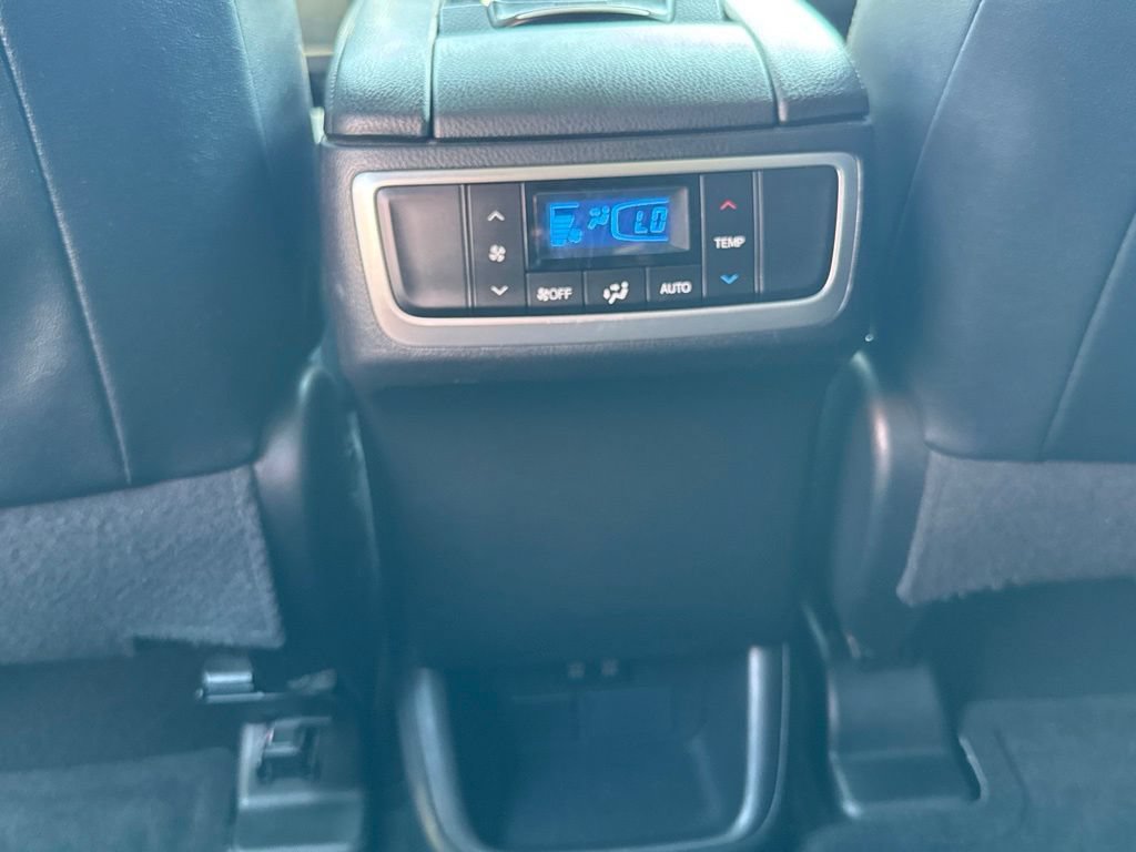 Certified 2019 Toyota Highlander Plus w/ Carpet Mat Package (TMS) AWD/4WD image 35