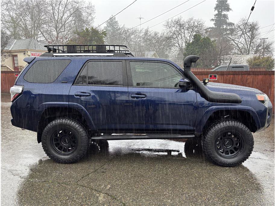 Used 2019 Toyota 4Runner SR5 image 8