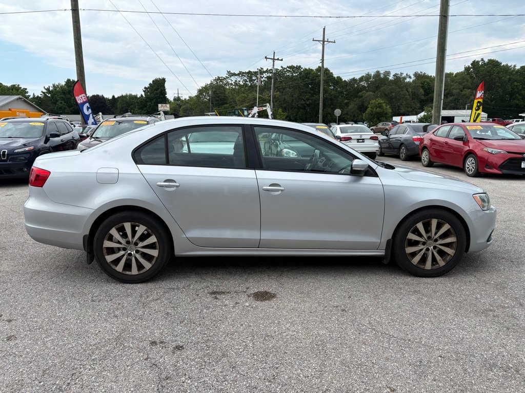 Used 2012 Volkswagen Jetta SE FWD image 3