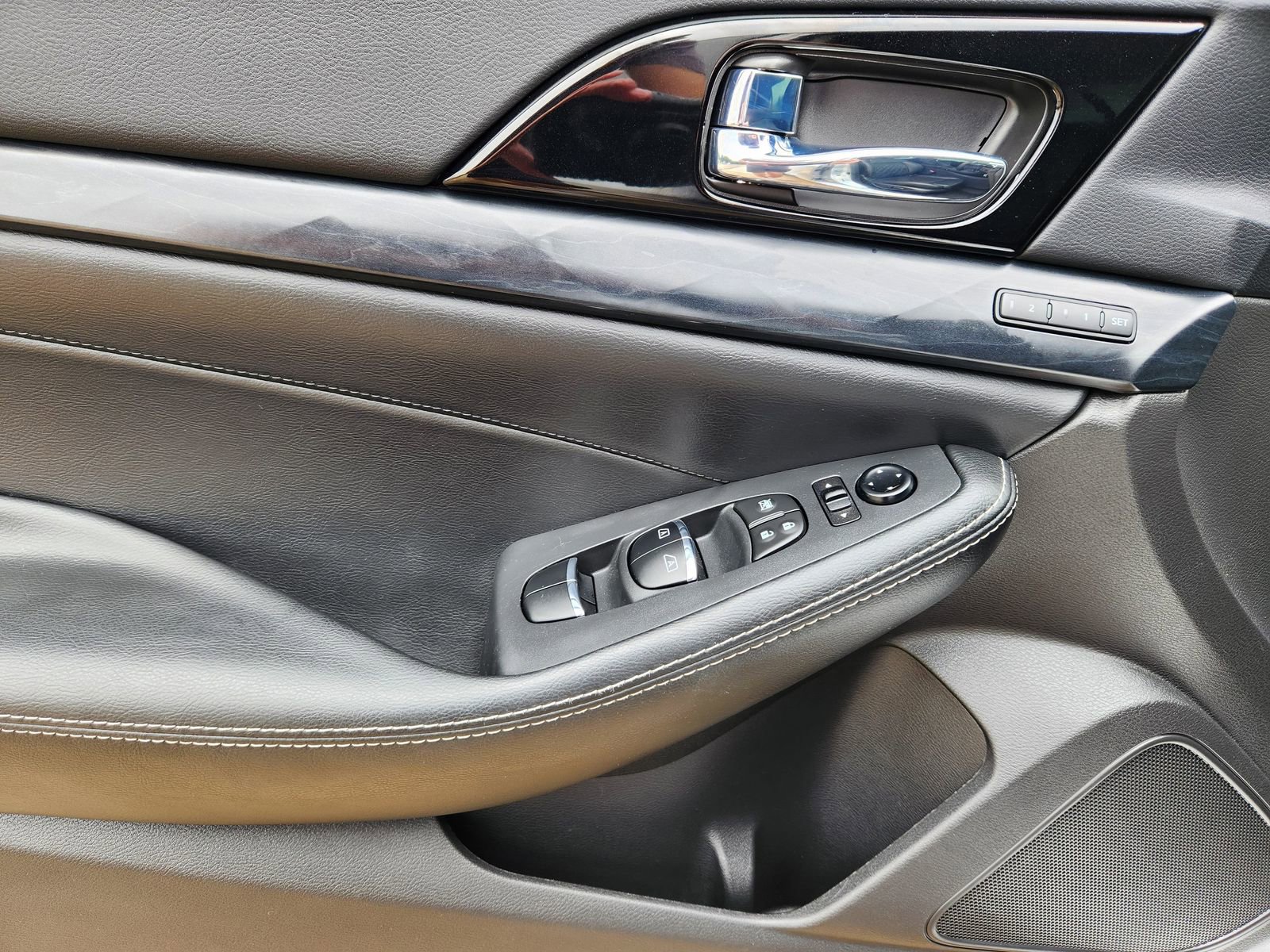 Used 2023 Nissan Maxima Platinum w/ Sport Mat Group FWD image 31