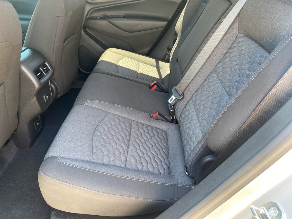 Used 2020 Chevrolet Equinox LT FWD image 16
