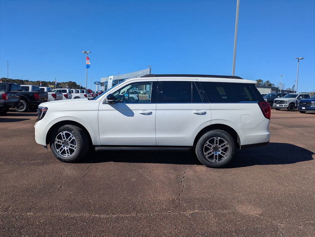 New 2025 Ford Expedition Active image 2