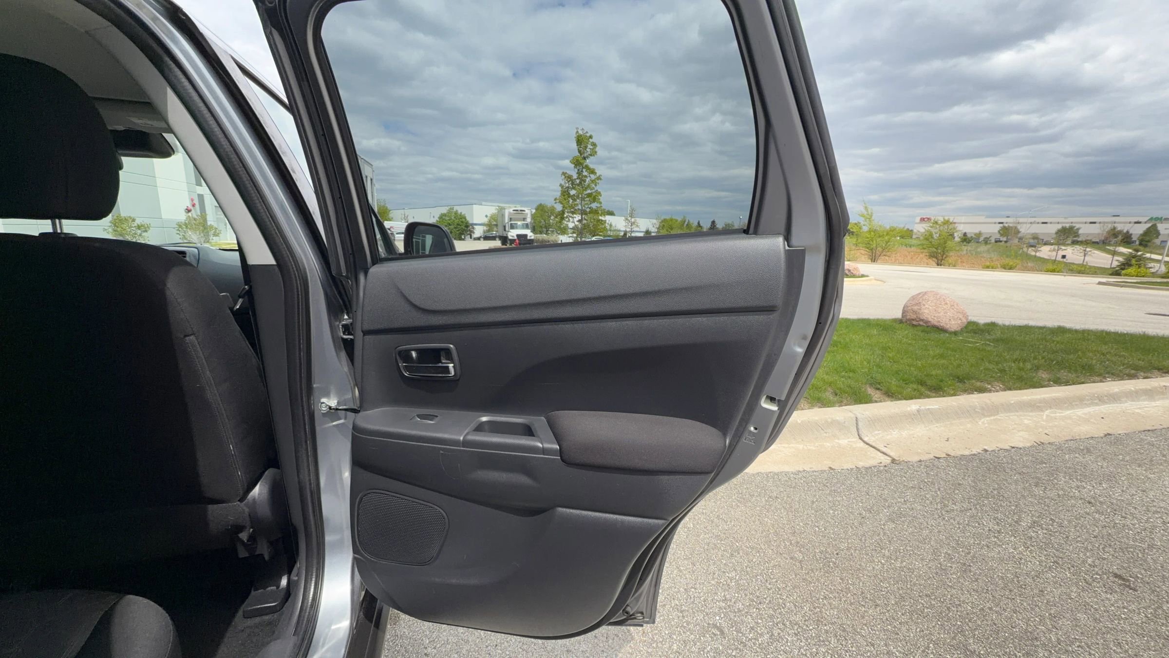 Used 2021 Mitsubishi Outlander Sport ES FWD image 11