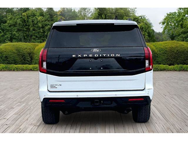 Certified 2025 Ford Expedition Active image 5
