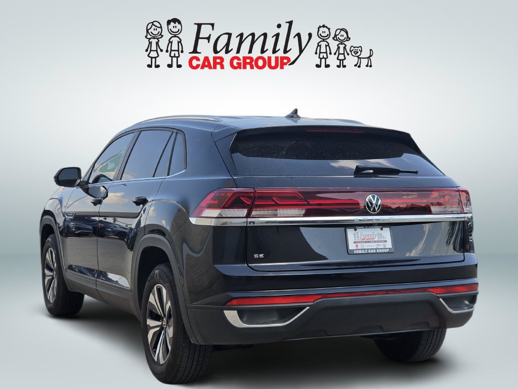 Used 2025 Volkswagen Atlas Cross Sport SE FWD image 3