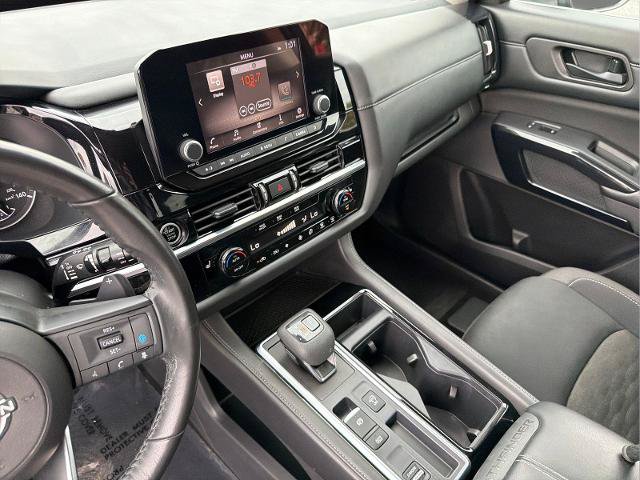 Certified 2024 Nissan Pathfinder SV FWD image 16