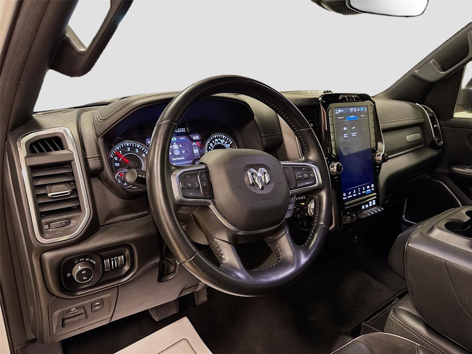 Used 2023 RAM 1500 Laramie AWD/4WD image 9