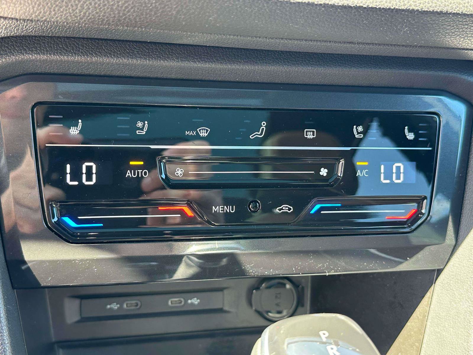 Certified 2023 Volkswagen Tiguan SEL R-Line AWD/4WD image 26