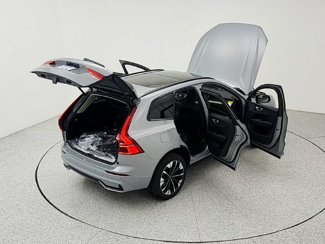 New 2026 Volvo XC60 T8 Plus w/ Climate Package AWD/4WD image 39