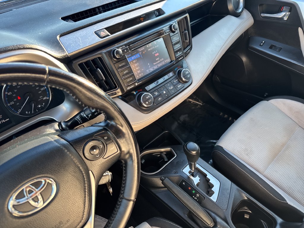 Used 2016 Toyota RAV4 XLE AWD/4WD image 22