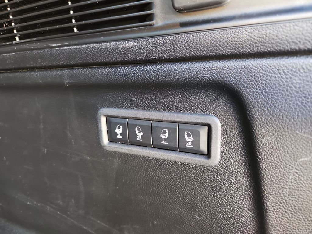 Used 2024 Jeep Wagoneer L Series III w/ Flexible Seating Group image 34