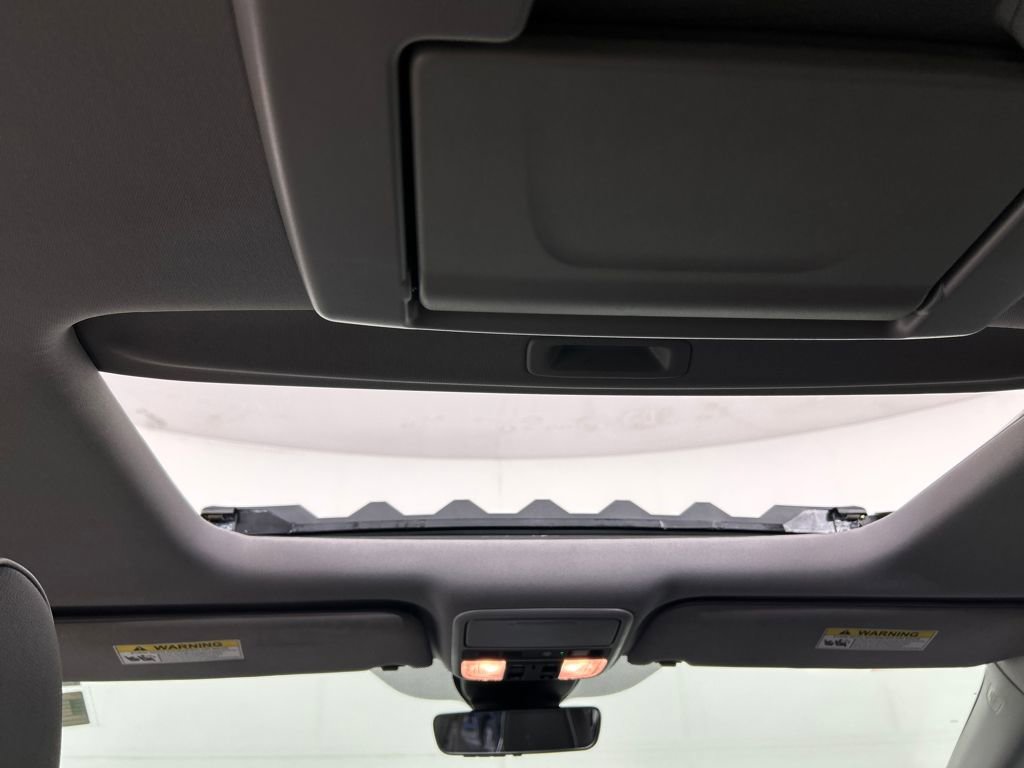 Used 2024 Honda Odyssey Elite image 18