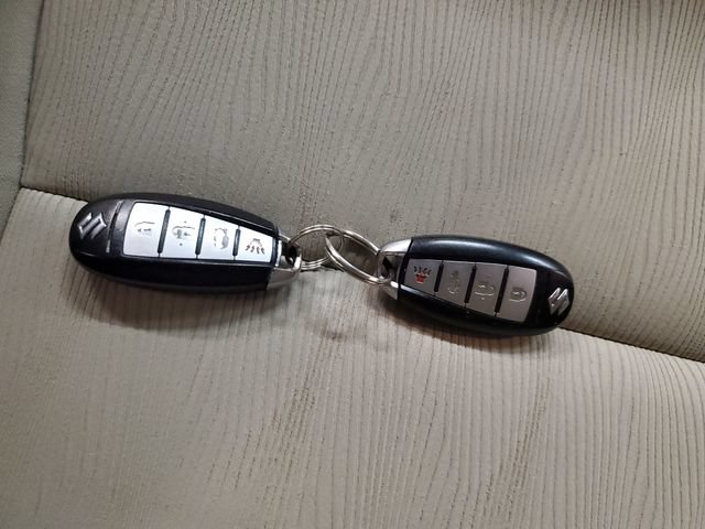 Used 2010 Suzuki Kizashi SE FWD image 29
