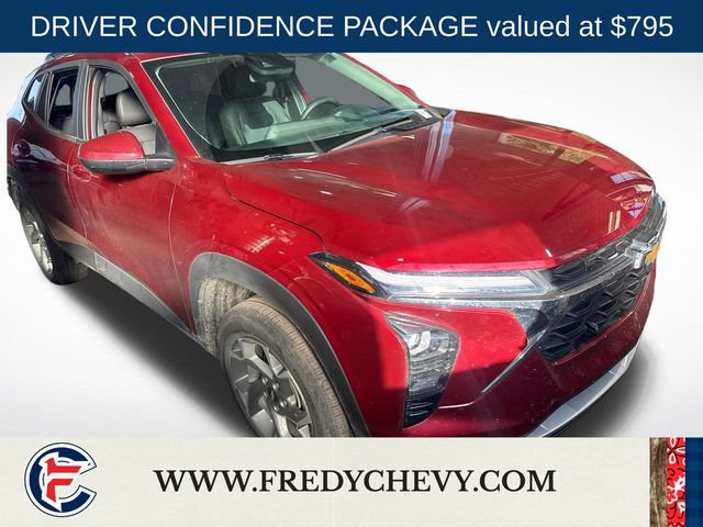 Used 2025 Chevrolet Trax LT w/ Driver Confidence Package FWD image 3