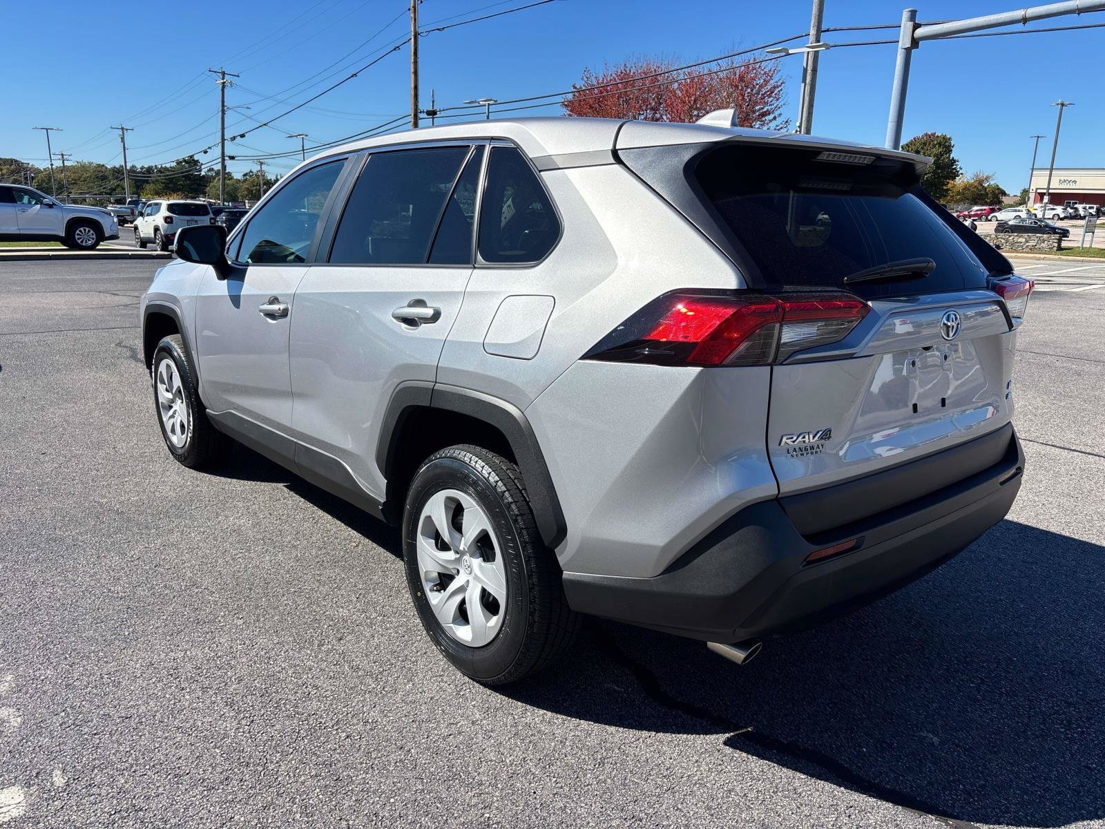 Certified 2024 Toyota RAV4 LE AWD/4WD image 5