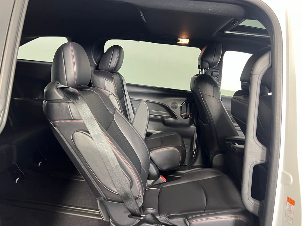 Used 2025 Toyota Sienna XSE image 29