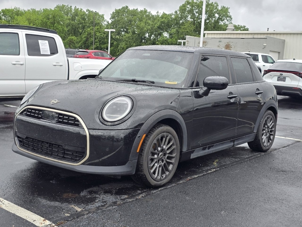 Used 2026 MINI Cooper 4-Door Hardtop FWD image 3