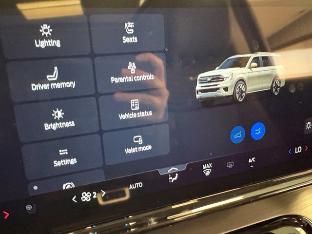 New 2027 Ford Expedition Platinum w/ Platinum Ultimate Package AWD/4WD image 30
