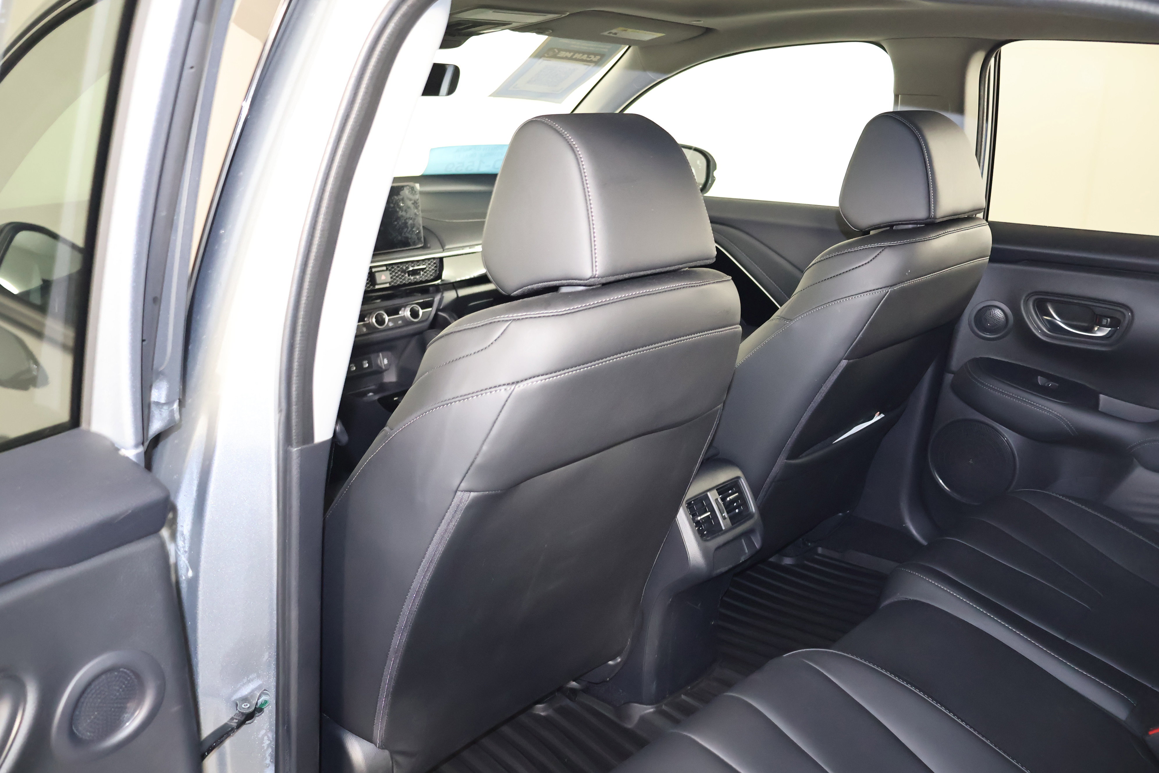 Certified 2025 Acura ADX AWD image 46