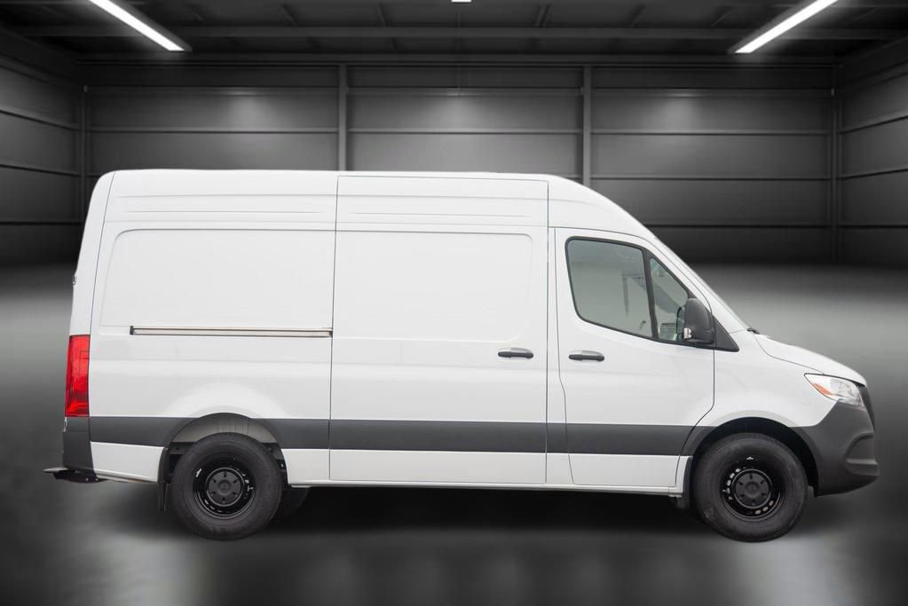 Used 2025 Mercedes-Benz Sprinter 2500 image 6