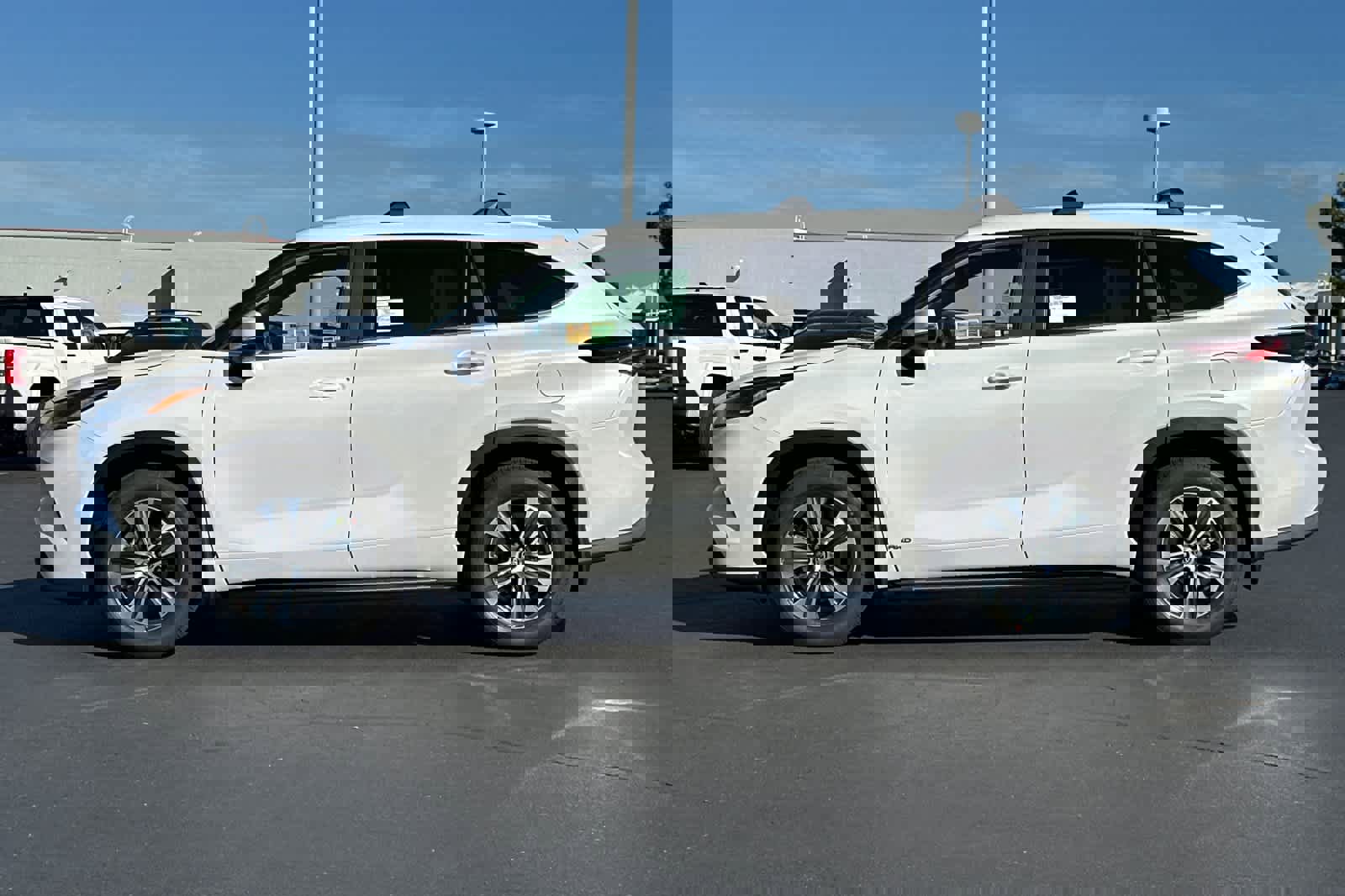 New 2026 Toyota Highlander XLE image 5