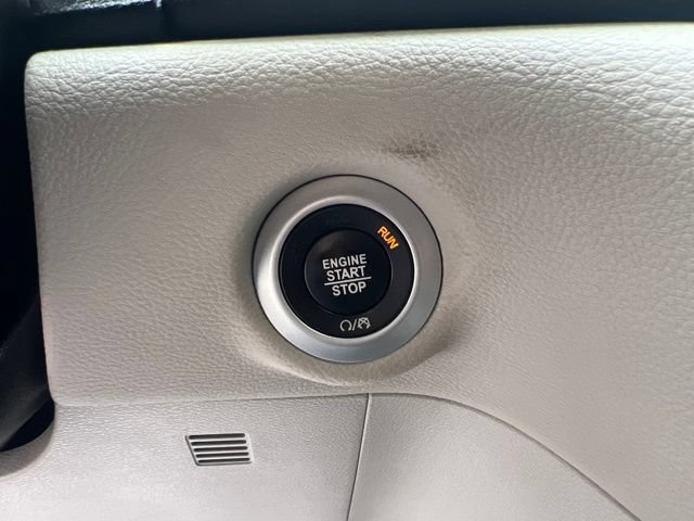 Used 2019 Chrysler Pacifica Limited FWD image 36
