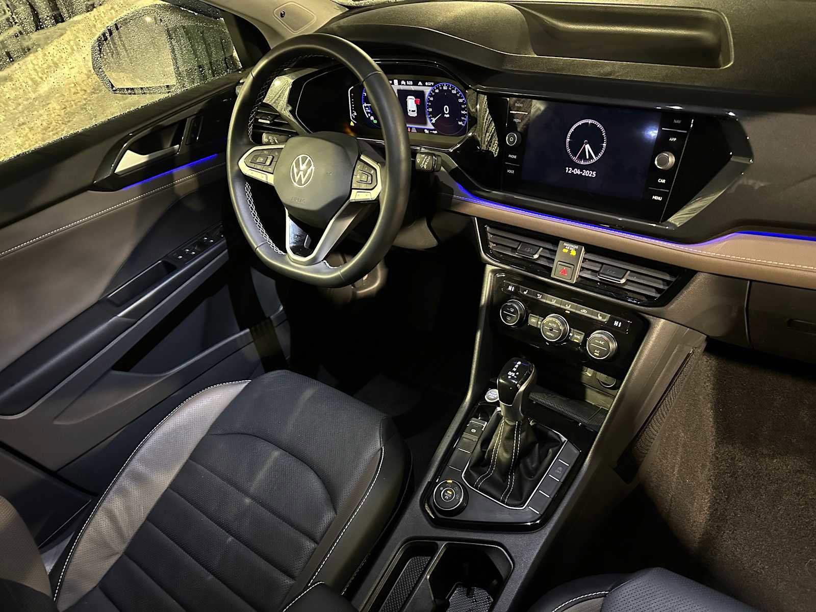 Used 2023 Volkswagen Taos SEL image 10