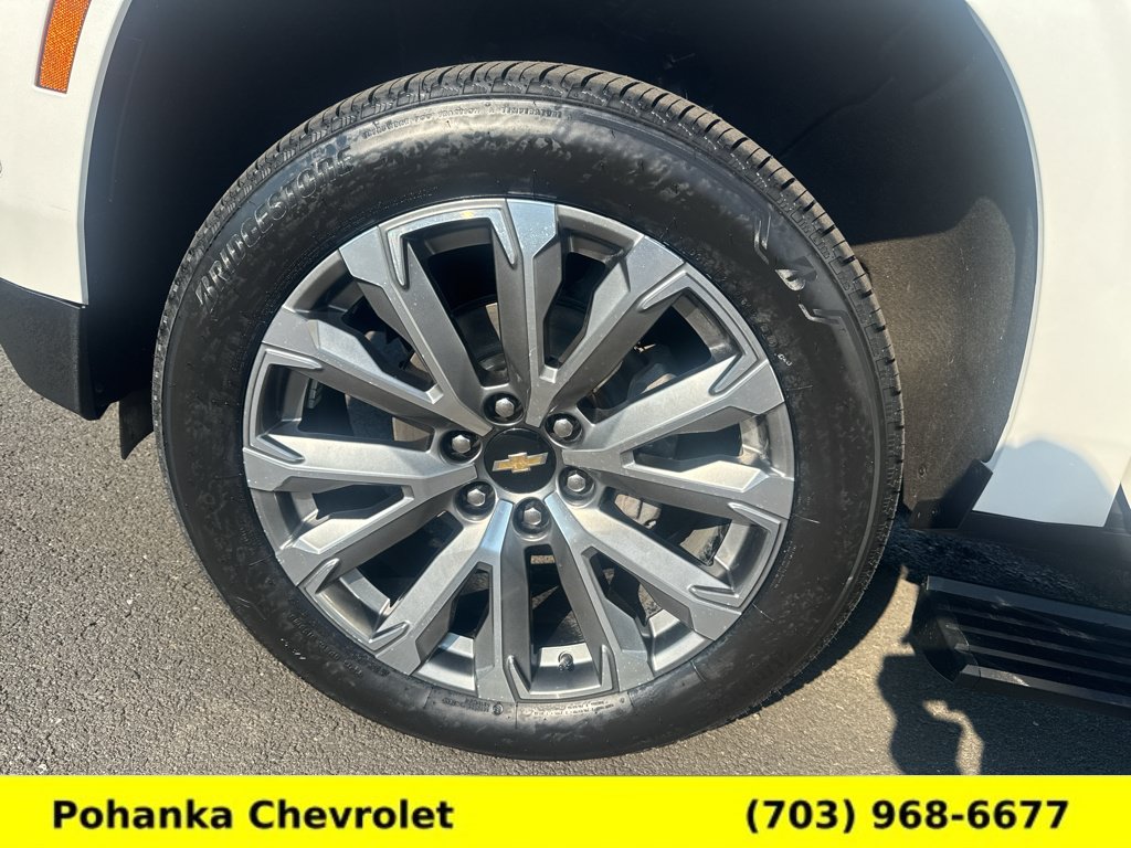 Used 2025 Chevrolet Suburban High Country AWD/4WD image 38