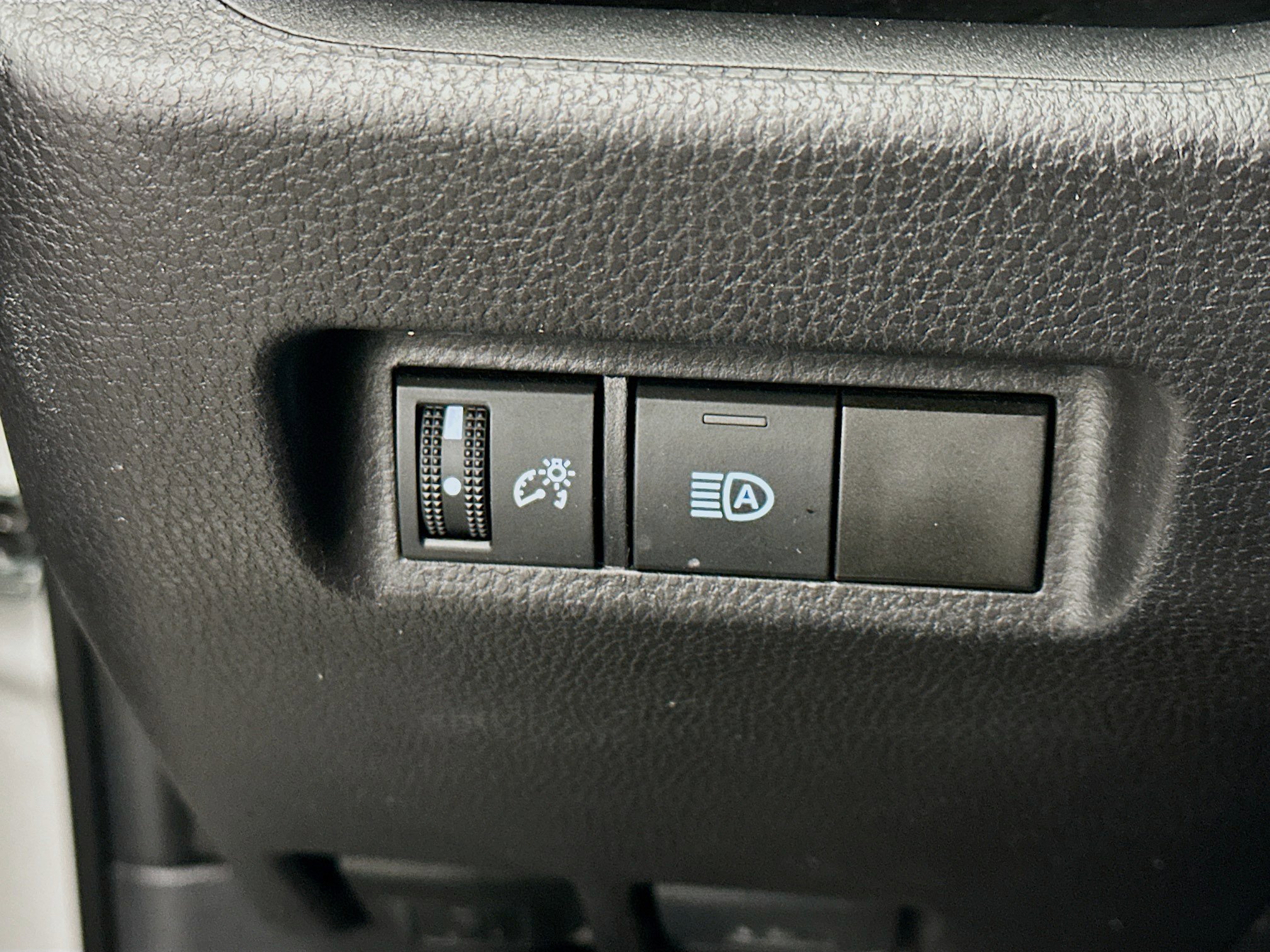 Used 2025 Toyota RAV4 LE image 17