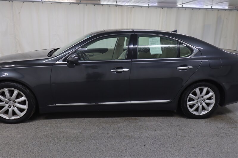 Used 2008 Lexus LS 460 RWD image 4