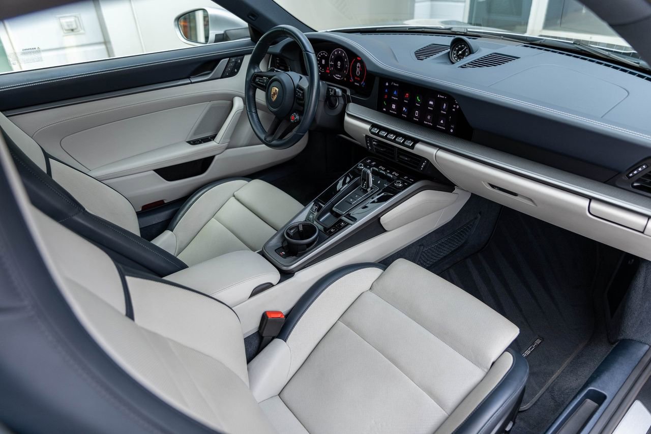 Used 2025 Porsche 911 Carrera RWD image 49