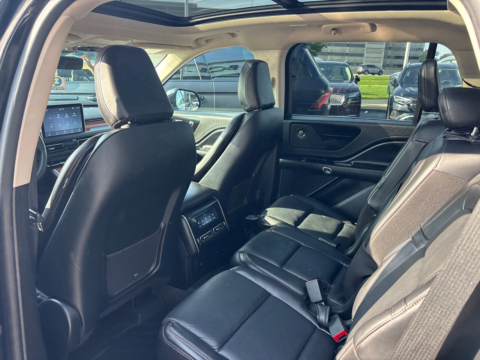 Certified 2024 Lincoln Aviator Reserve w/ Equipment Group 201A AWD/4WD image 27