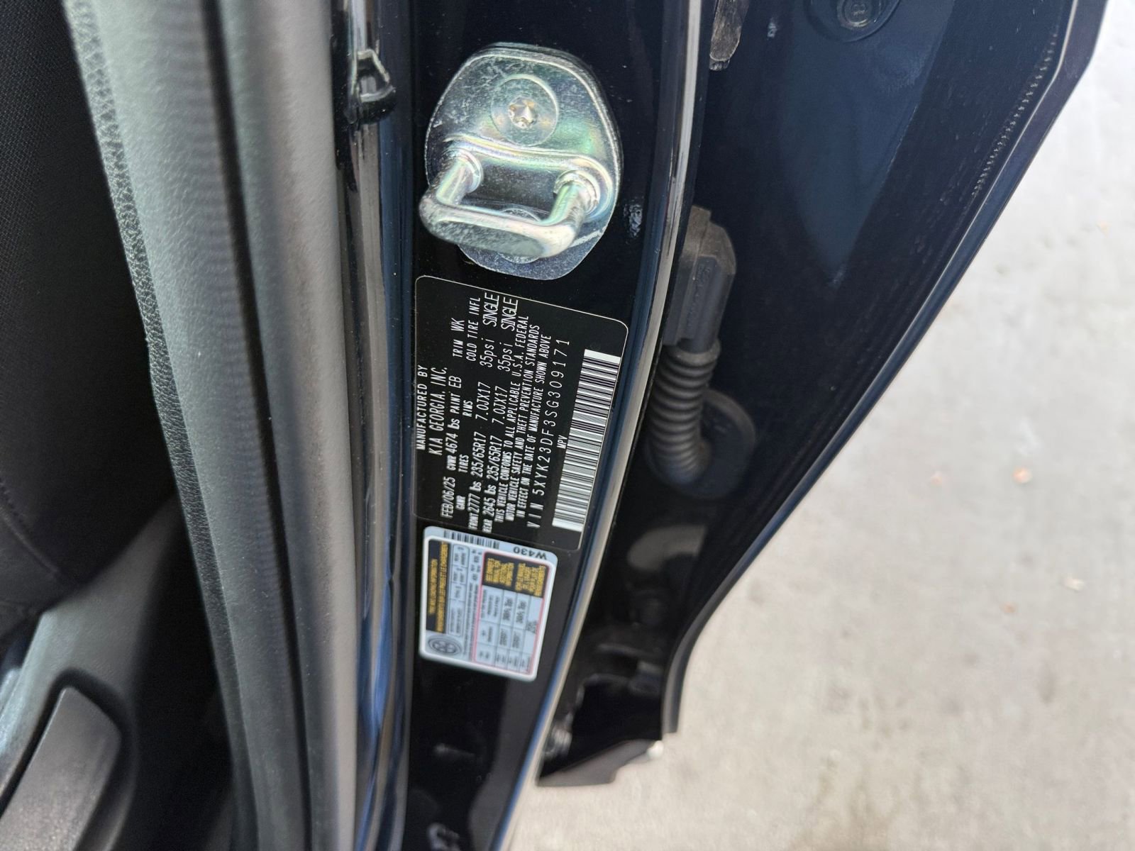 Used 2025 Kia Sportage LX image 28