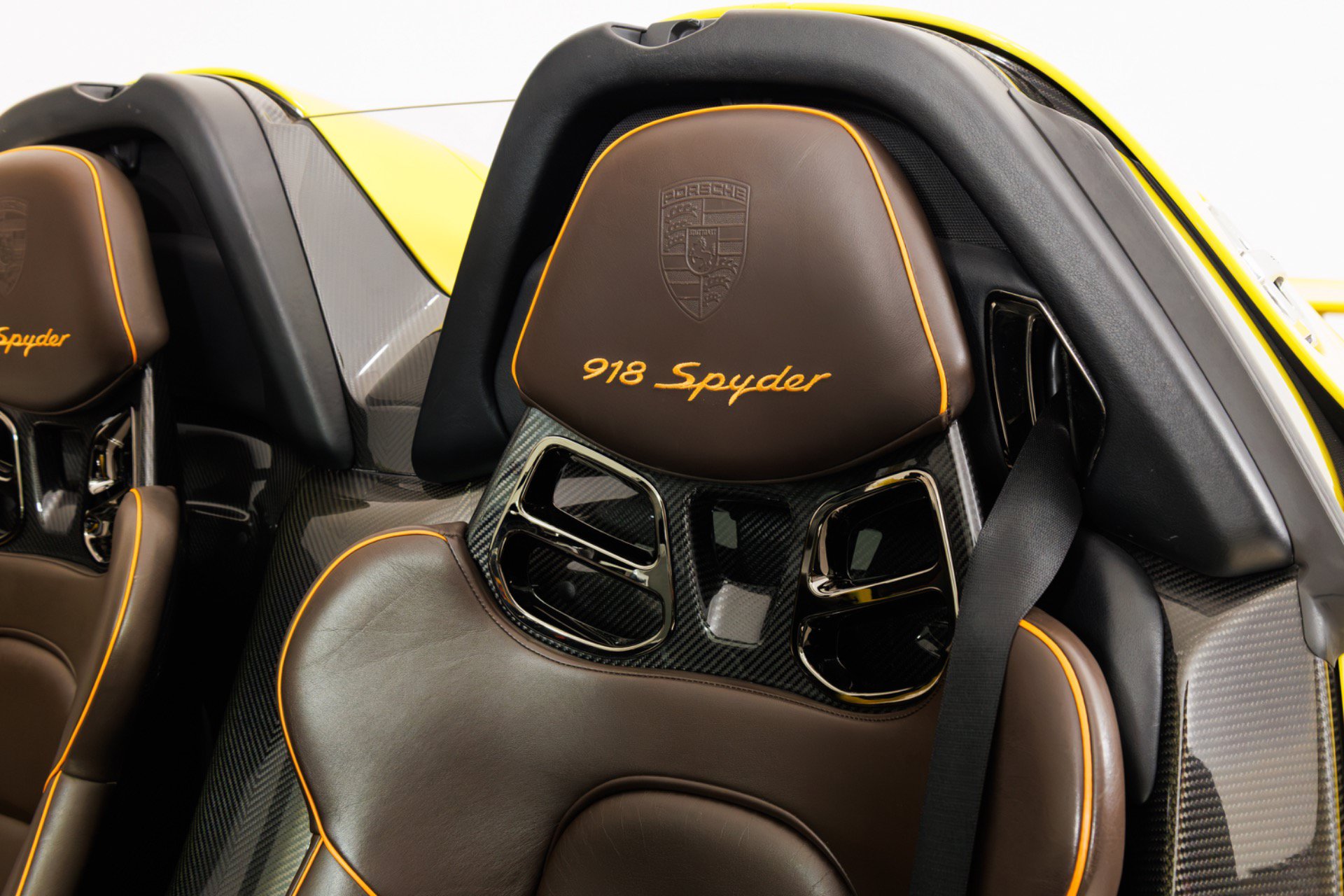 Used 2015 Porsche 918 Spyder AWD/4WD image 18